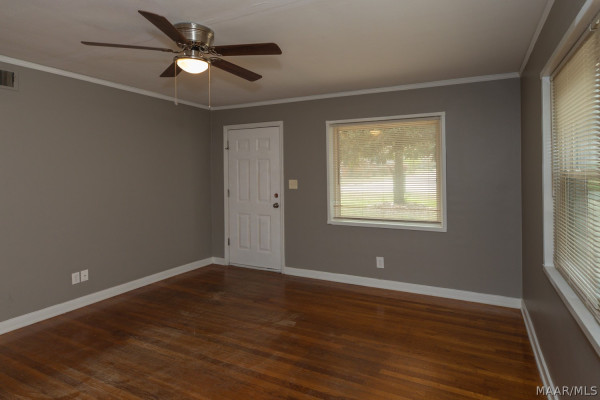 3637 WILLOW LANE Drive