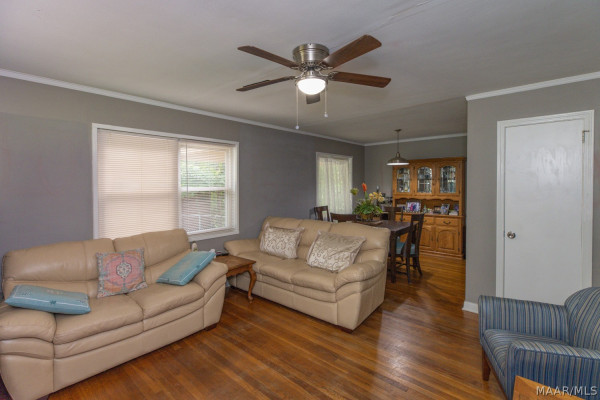 3637 WILLOW LANE Drive