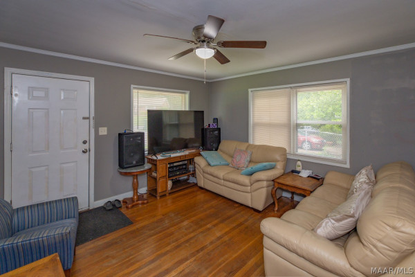 3637 WILLOW LANE Drive
