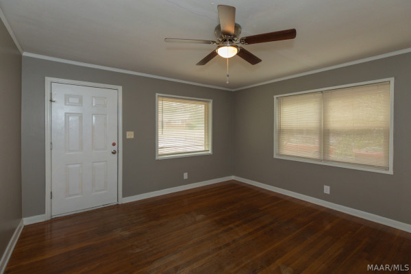 3637 WILLOW LANE Drive