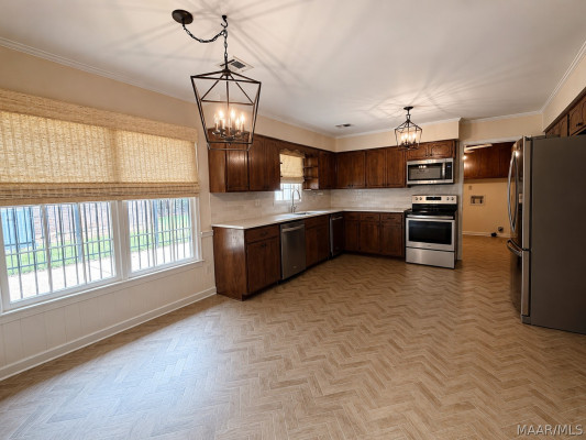 406 Arrowhead Drive