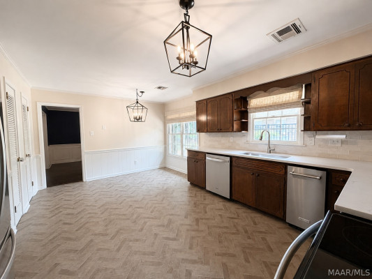 406 Arrowhead Drive