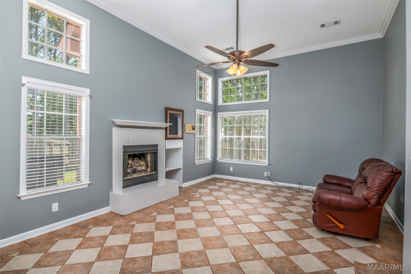 2661 Queens Hollow Court