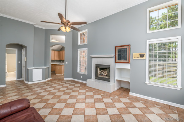 2661 Queens Hollow Court