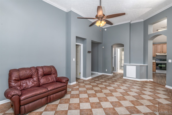 2661 Queens Hollow Court