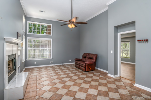 2661 Queens Hollow Court