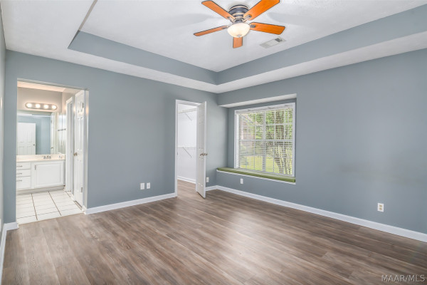 2661 Queens Hollow Court