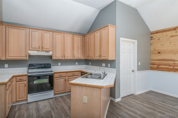 2661 Queens Hollow Court