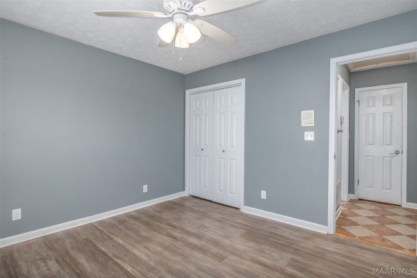 2661 Queens Hollow Court