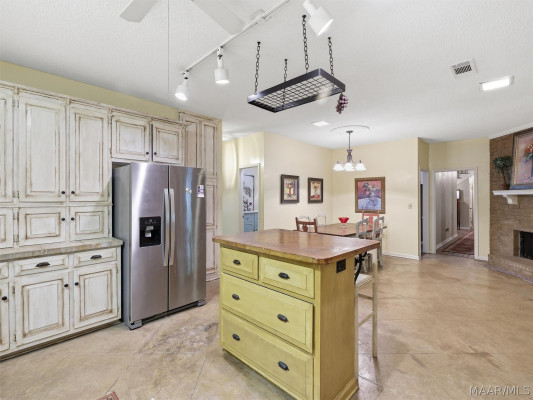 6606 Hollis Drive