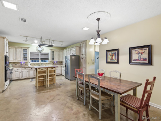 6606 Hollis Drive