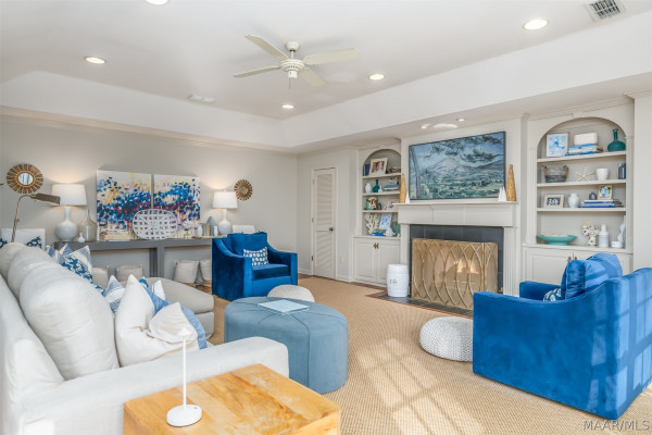 1803 Pineneedle Road