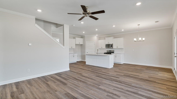 4824 Monarch Pass