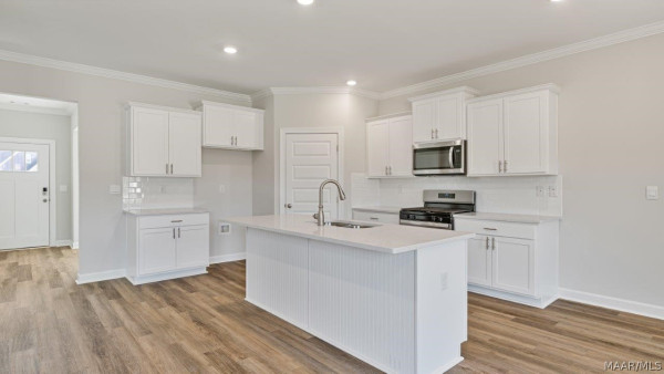 4824 Monarch Pass