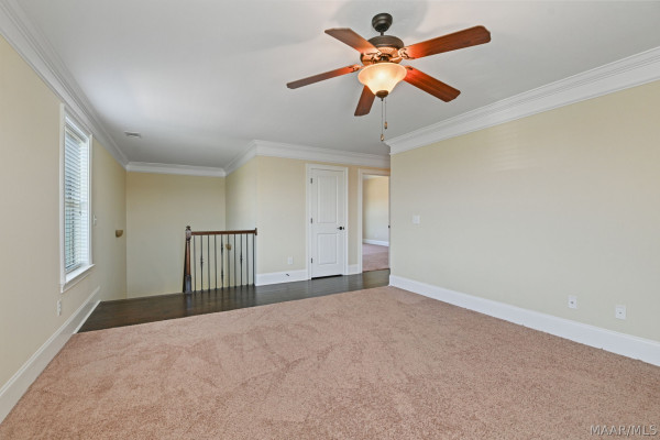 422 SYDNEY Drive N