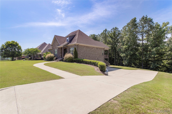 800 Brookwood Drive