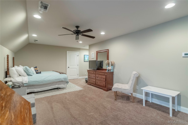 800 Brookwood Drive
