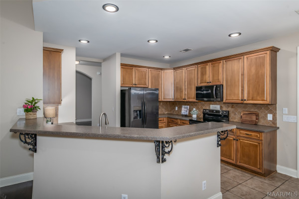 8712 Morning Place