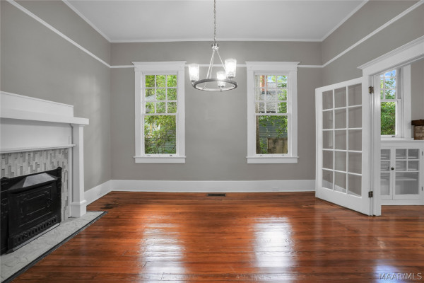 33 N CAPITOL Parkway