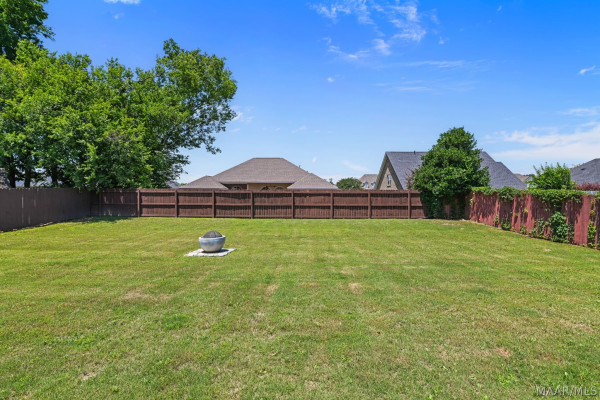 1045 E POPLAR Street