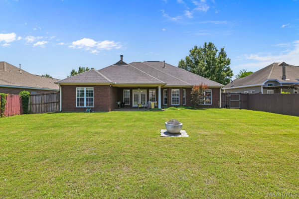 1045 E POPLAR Street