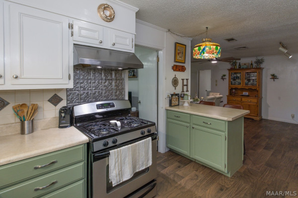 605 FRESNO Lane