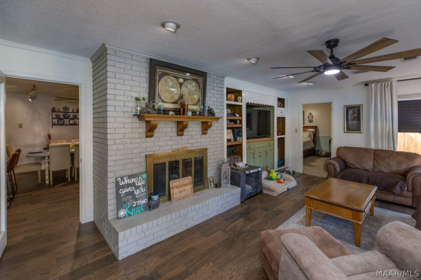 605 FRESNO Lane