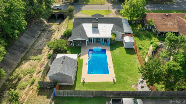 605 FRESNO Lane