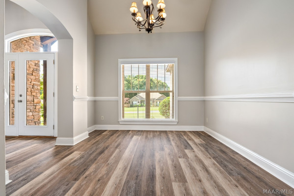 520 Stonegate Trail