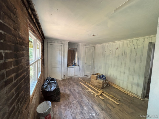121 Bradley Drive