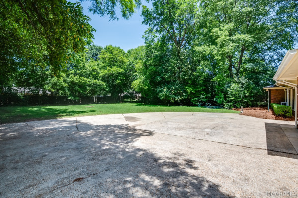 102 Tecumseh Drive