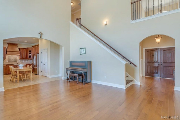 9085 CHASTAIN PARK Drive