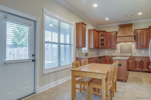 9085 CHASTAIN PARK Drive