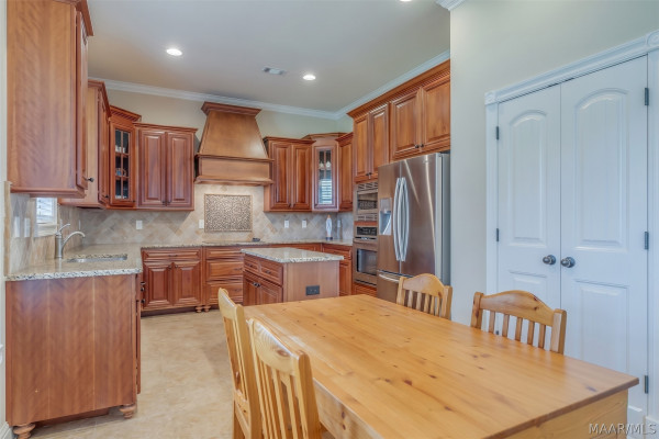 9085 CHASTAIN PARK Drive