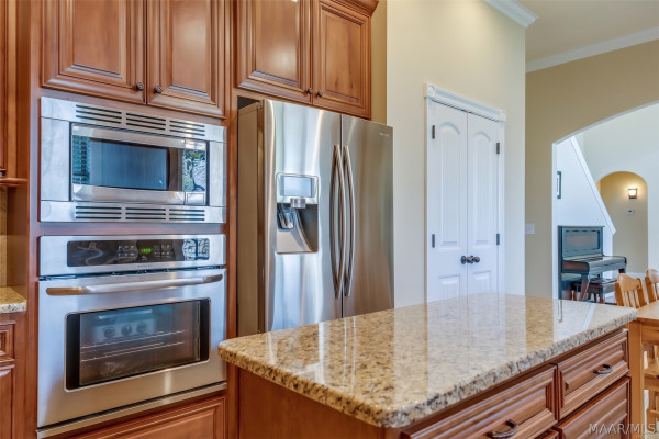 9085 CHASTAIN PARK Drive