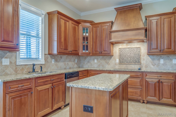 9085 CHASTAIN PARK Drive