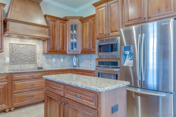 9085 CHASTAIN PARK Drive