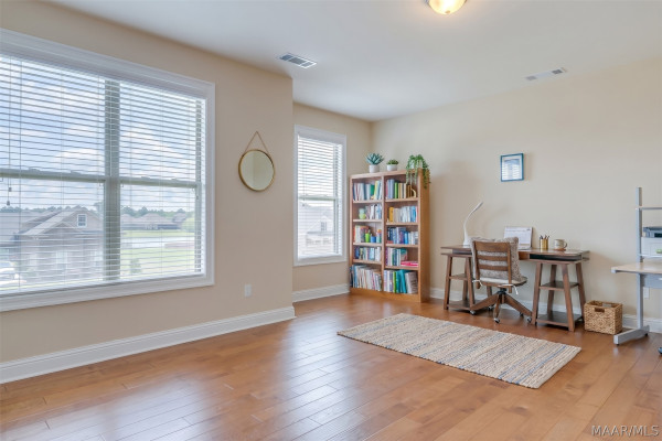 9085 CHASTAIN PARK Drive