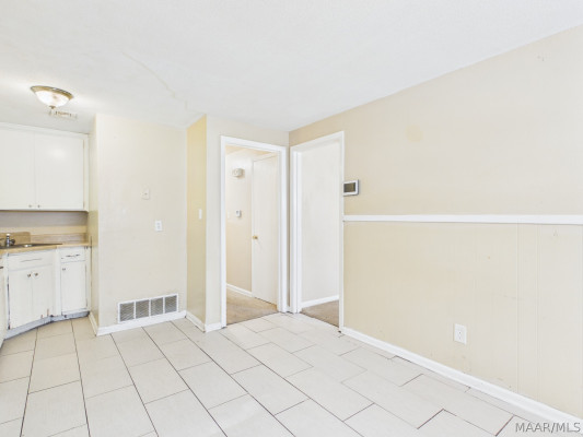 227 KINGSWOOD Road