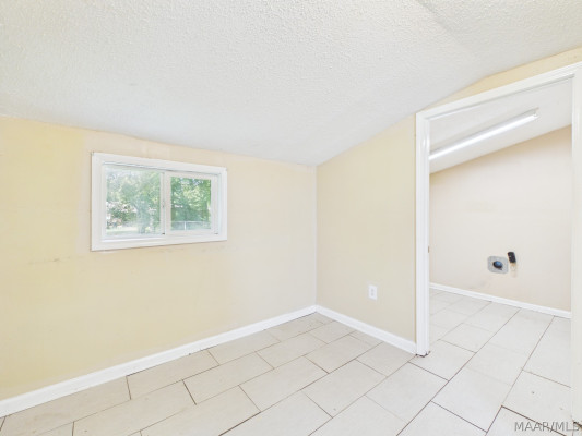 227 KINGSWOOD Road