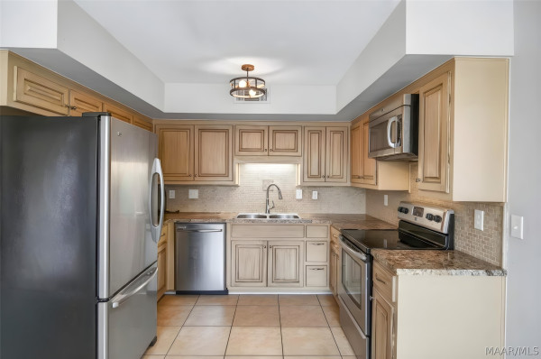 1243 CEDRIC Court