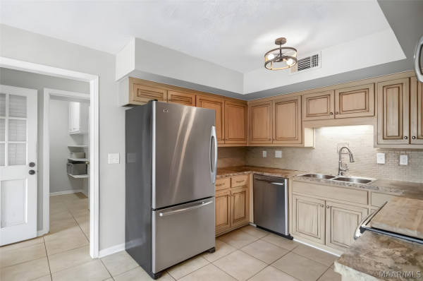 1243 CEDRIC Court