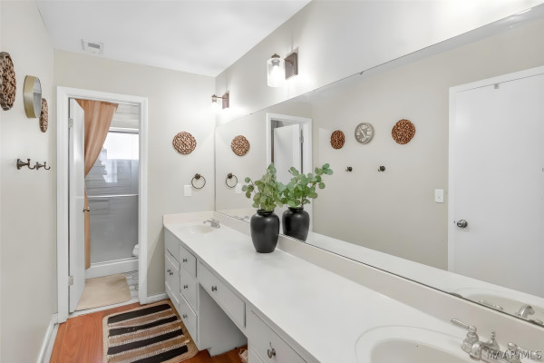 1243 CEDRIC Court