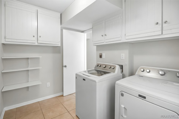 1243 CEDRIC Court
