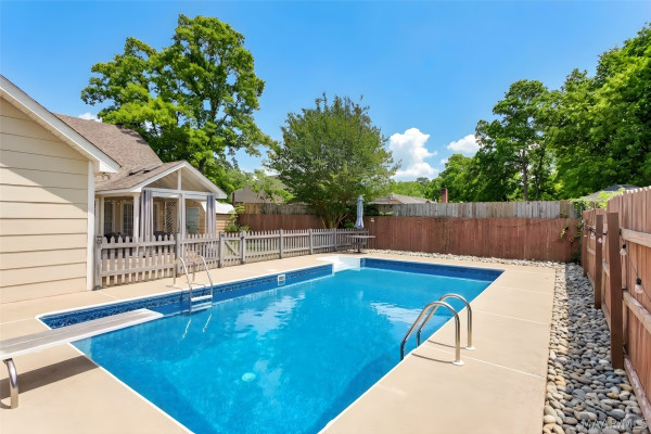 1243 CEDRIC Court