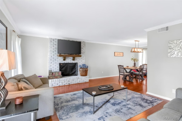 1243 CEDRIC Court