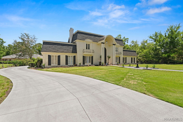 2732 Lansdowne Drive