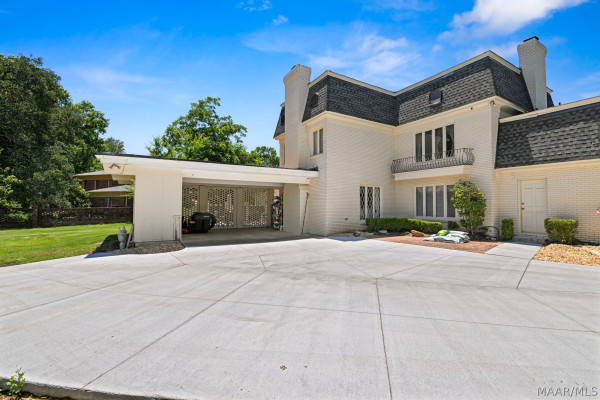 2732 Lansdowne Drive