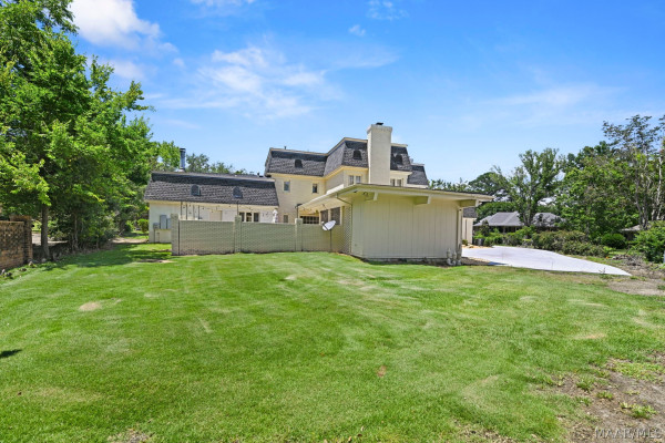 2732 Lansdowne Drive