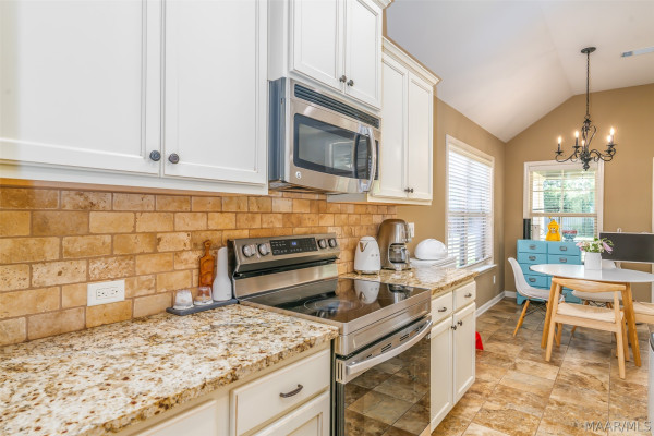8860 PEMBERTON Park